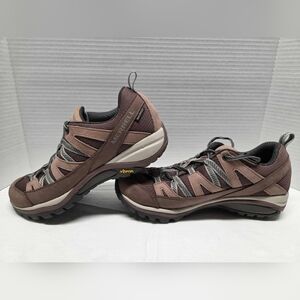 Merrell Women's Size 8 Waterproof Hiking Shoes